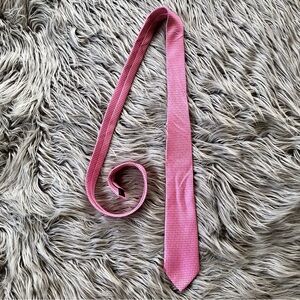 Pink Jacquard Tie with Geometric Detailing